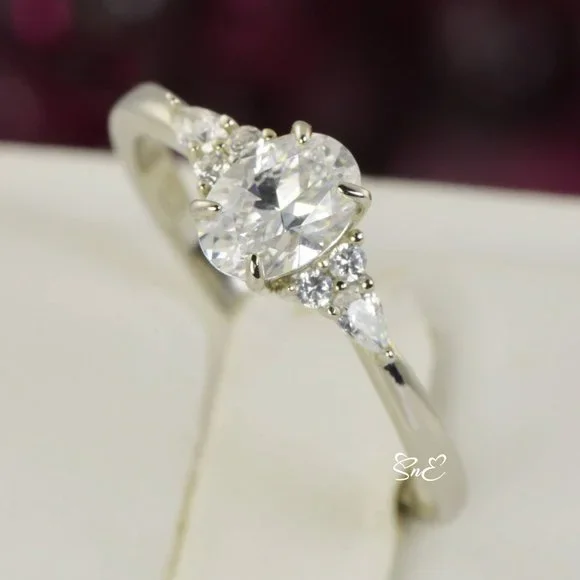 NEW 925 OVAL DIAMOND CUT WEDDING BAND ENGAGEMENT RINGS SET - Picture 5 of 6